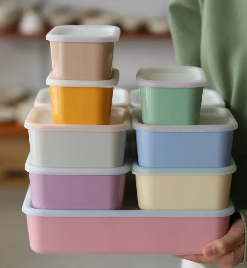 Airtight Freezer-Safe Food Storage Containers With Snap-On Lids 1
