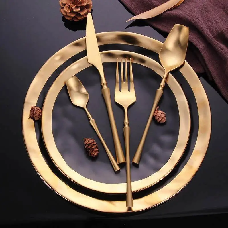 Antique-Style Flatware Set – Timeless Design 1