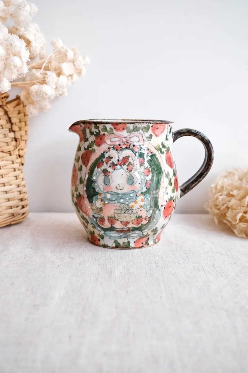 Asako Yamaguchi Strawberry Animal-Themed Ceramic Jug (Ai27A) 1