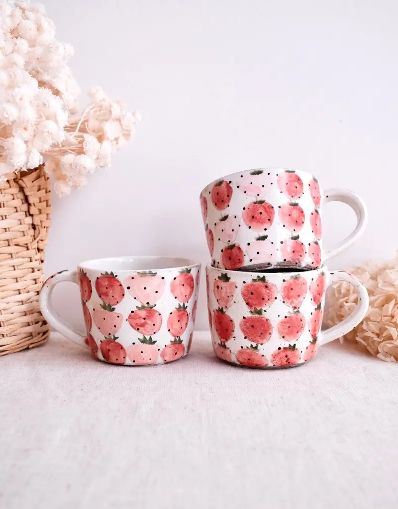 Asako Yamaguchi Strawberry-Illustrated Ceramic Mug (Ai06) 1