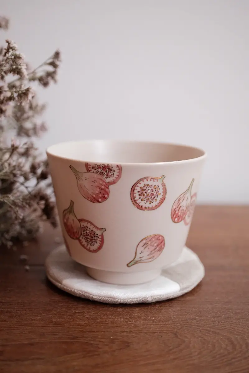 Baizhi Studio Gilded Fig Motif Coffee And Tea Cups – Hand-Painted Porcelain 1
