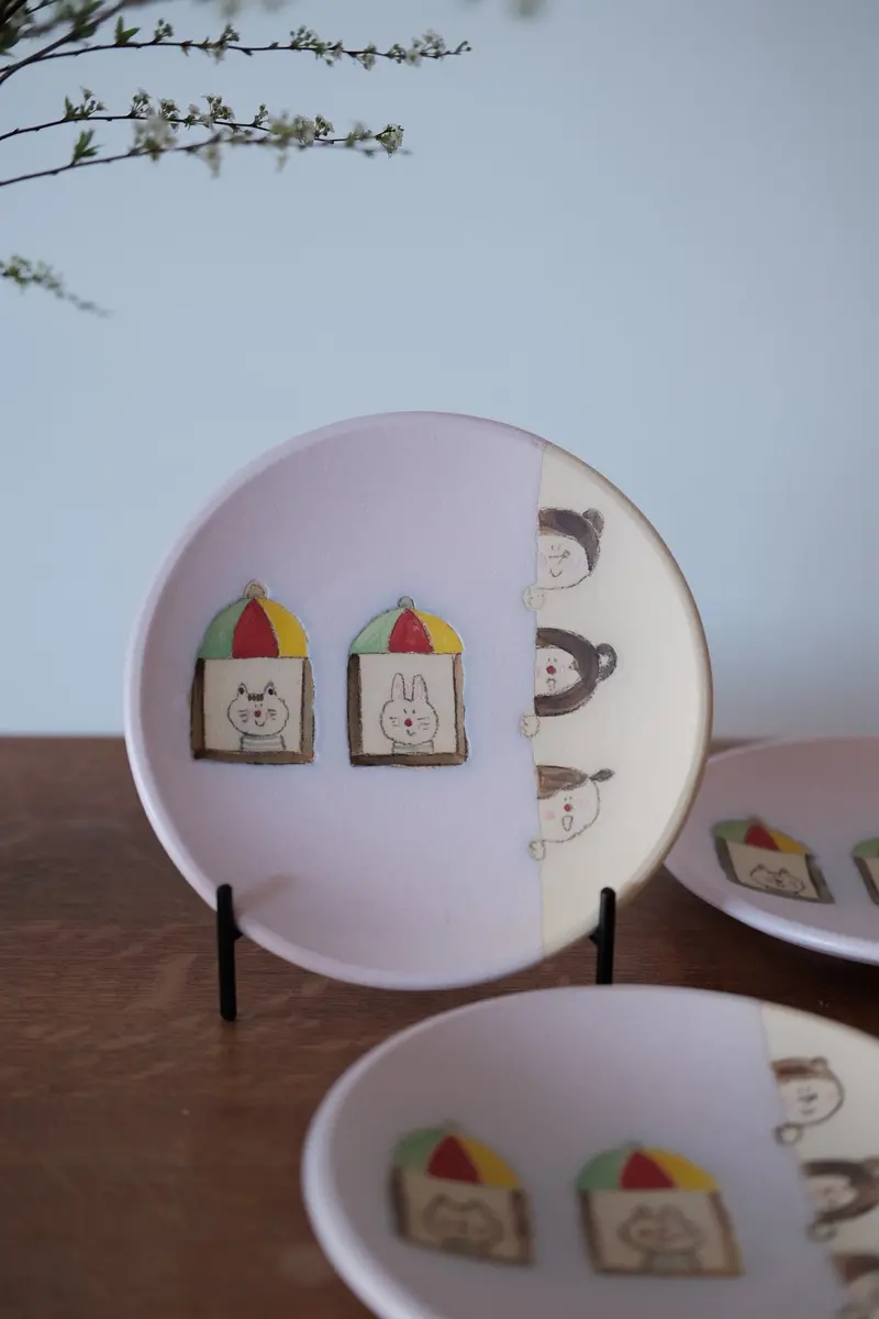 Cosael Pink Window-Embellished Ceramic Dish 1