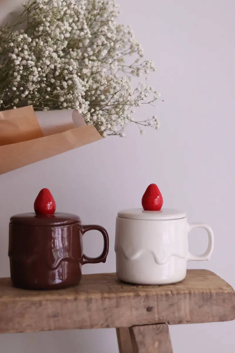 Decole Candle Cake Mug With Lid – Novelty Dessert & Beverage Vessel 1