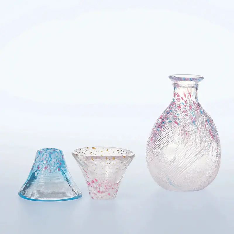 Japanese Sakura & Fuji Themed Sake Gift Set With Bottle 1