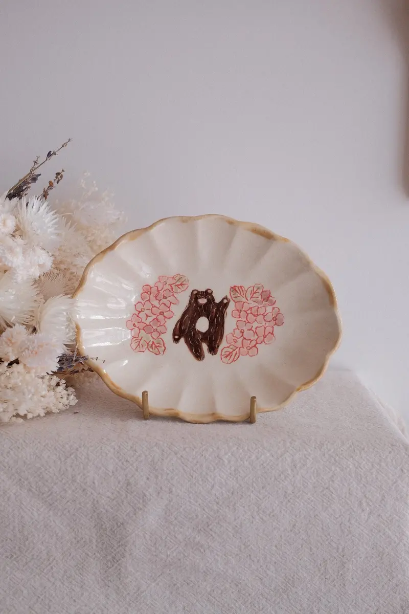 Kato Mikiko Hand-Formed Flower-Shape Serving Plate – Mk27 1