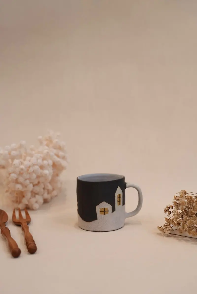 Kei Mitsumochi Cream-Colored House And Trees Mug (Km64) 1