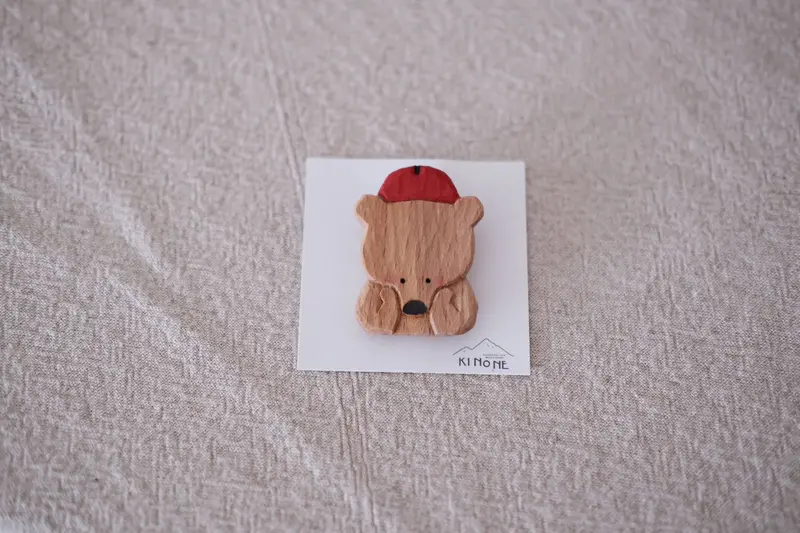 Kinone Apple Bear Brooch – Sweet-Fruit Japanese Collectible Pin 1