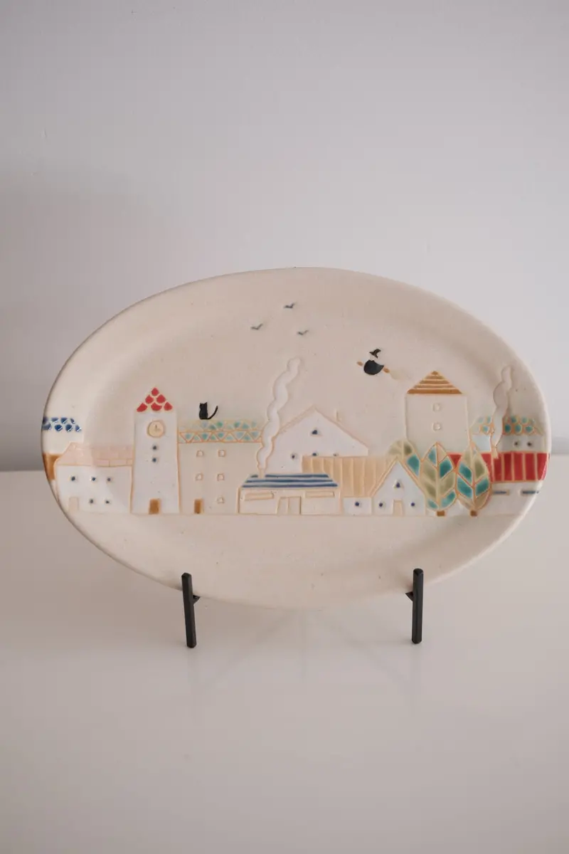 Makiko Furukawa Cityscape Ceramic Oval Plate – Medium 1