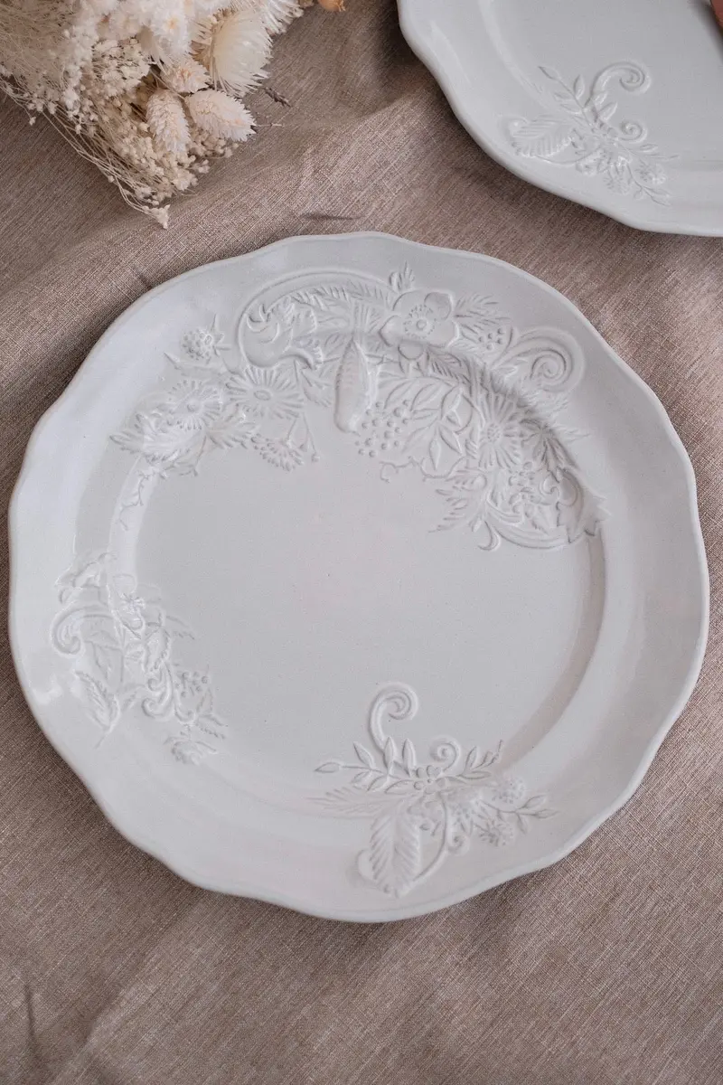 Mashiko Pottery Yoshizawa Lace-Embossed Ceramic Plate 1
