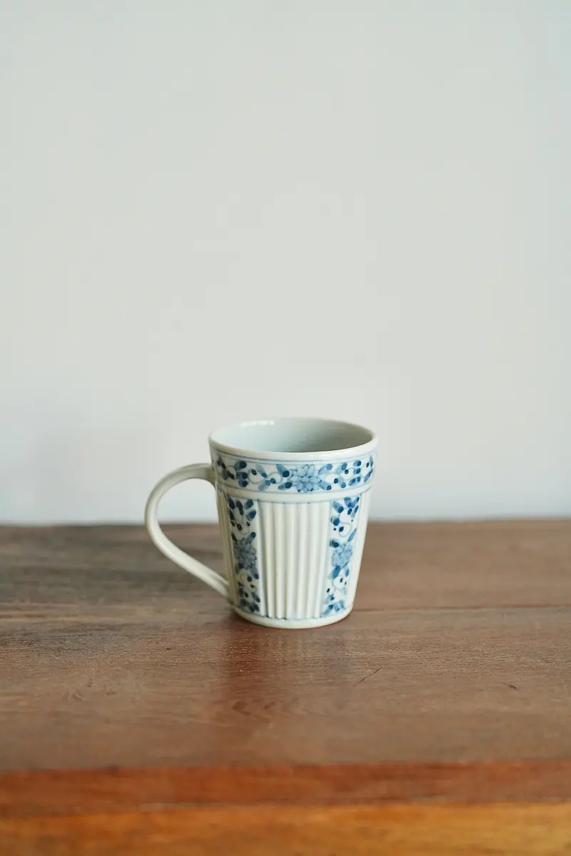 Maya Inamura Floral Straight-Handle Ceramic Mug (Mi22) 1