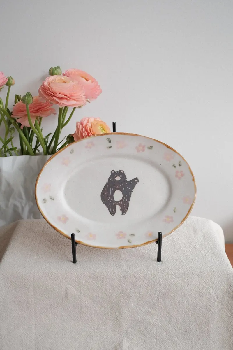 Mikiko Kato Oval Cake Stand – Elegant Dessert Presentation Piece (Mk03) 1