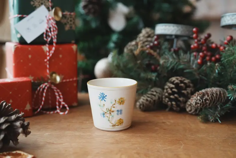 Misao Yajima Floral-Pattern Ceramic Cup (My10) 1