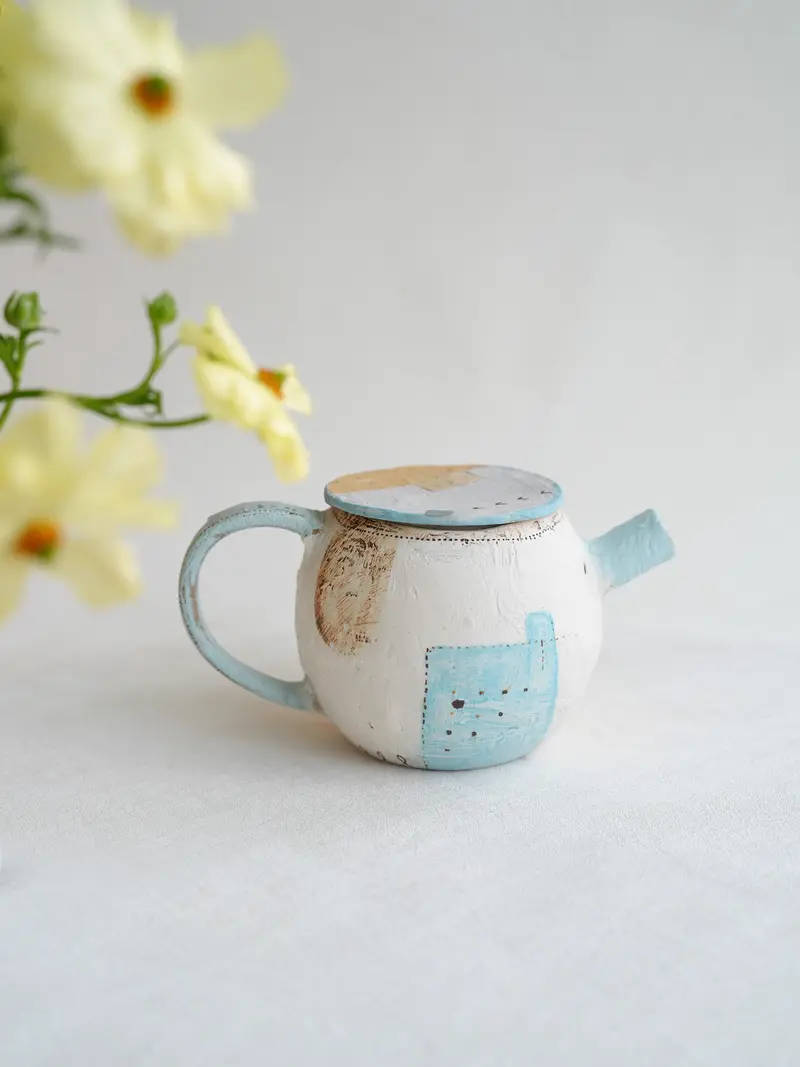 Misuzu Ishigami Animal-Adorned Ceramic Teapot – Traditional Japanese Tea Kettle (Mis24) 1