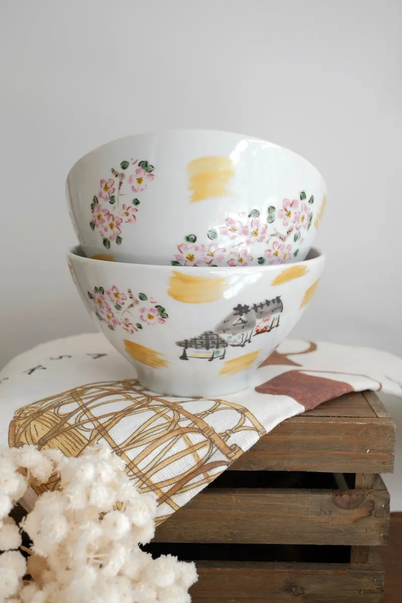 Narita-Yu Hand-Painted Ramen Bowl Inspired By Sakura Blossoms And Traditional Japanese Houses 1