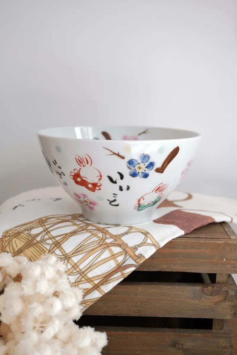 Narita-Yu Oversized Handcrafted Ramen Bowl: Sakura & Rabbit Design 1