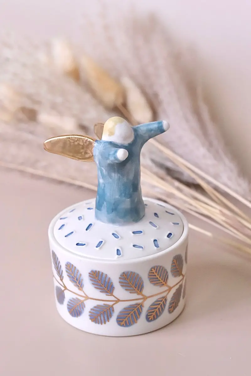 Natsumi Iino Angel-Embellished Storage Box (Ni014) 1