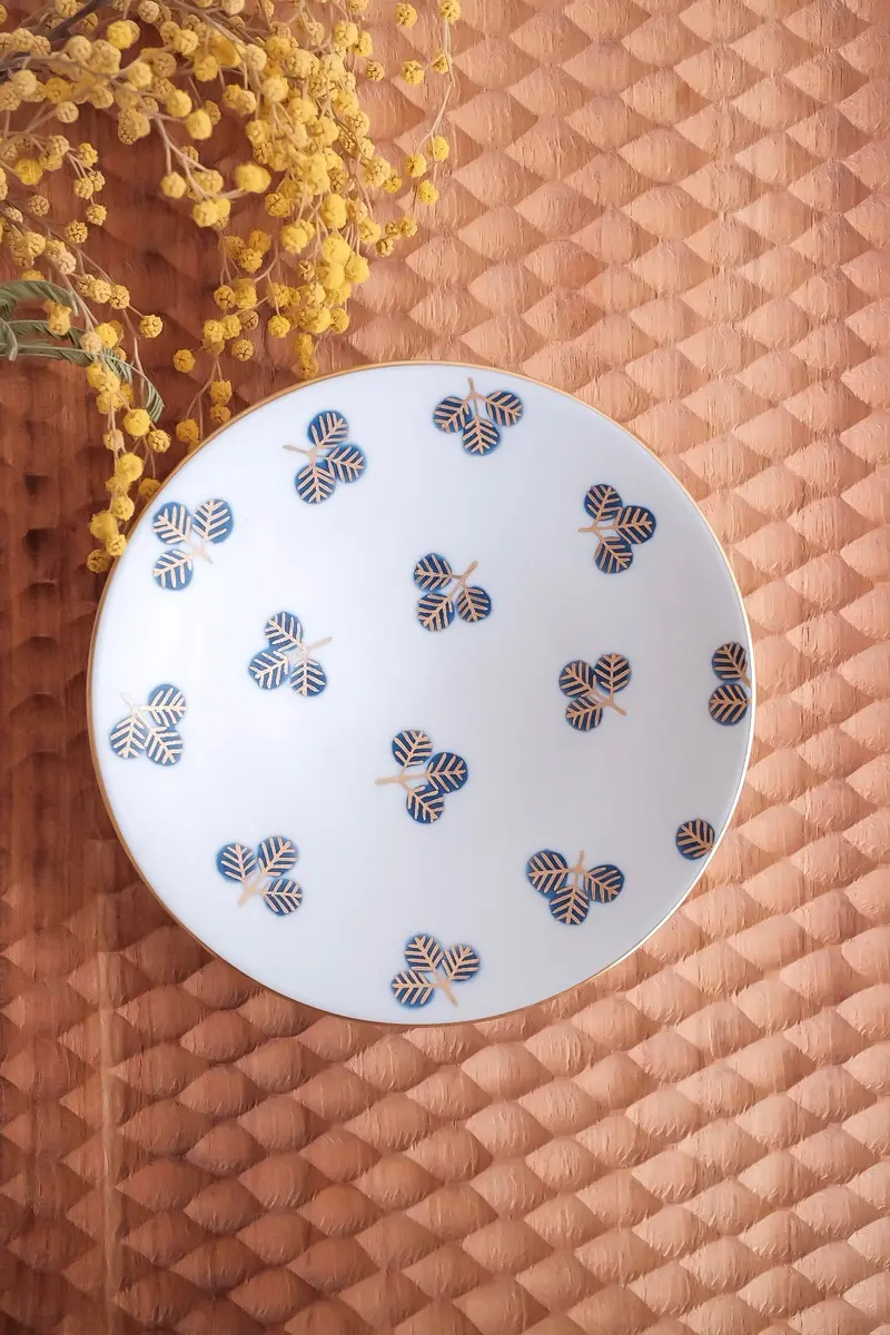 Natsumi Iino Clover-Motif Gold-Trimmed Small Plate (Ni002D) 1
