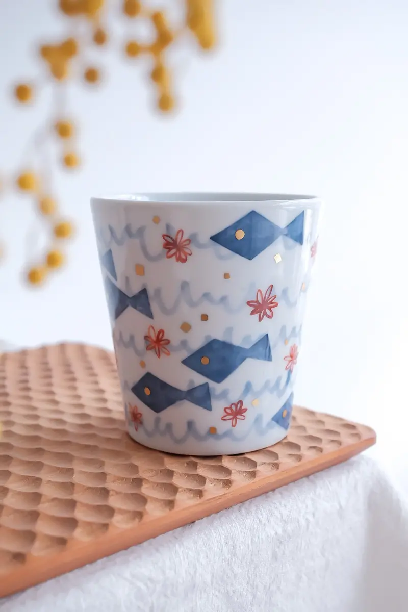 Natsumi Iino Fish-Design Free-Form Sake Cup (Ni012) 1