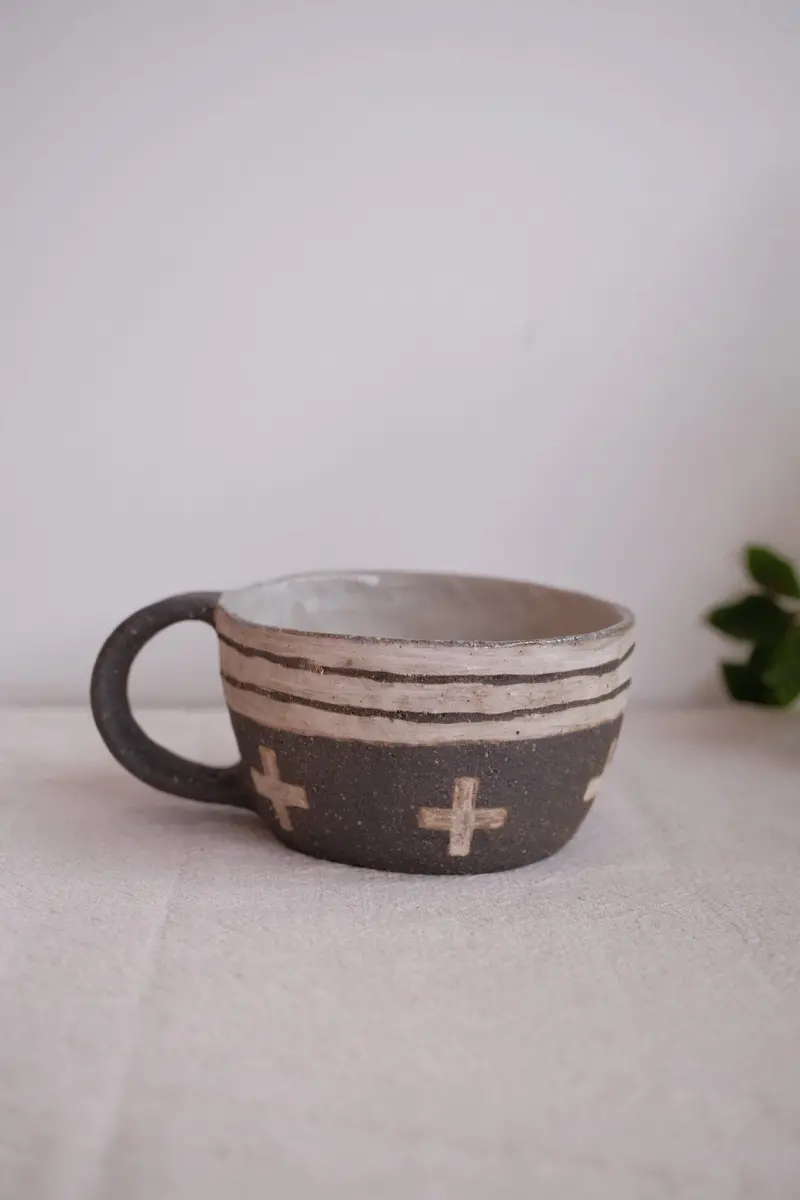 Rena Uda Classic Round Ceramic Mug – Smooth Glazed Drinkware 1