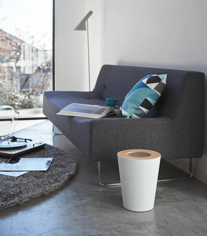 Round Dual-Material Trash Can – Steel Frame + Wood Accent 1