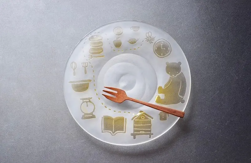 Sala Watanabe Vibrant Yellow Glass Plate 1