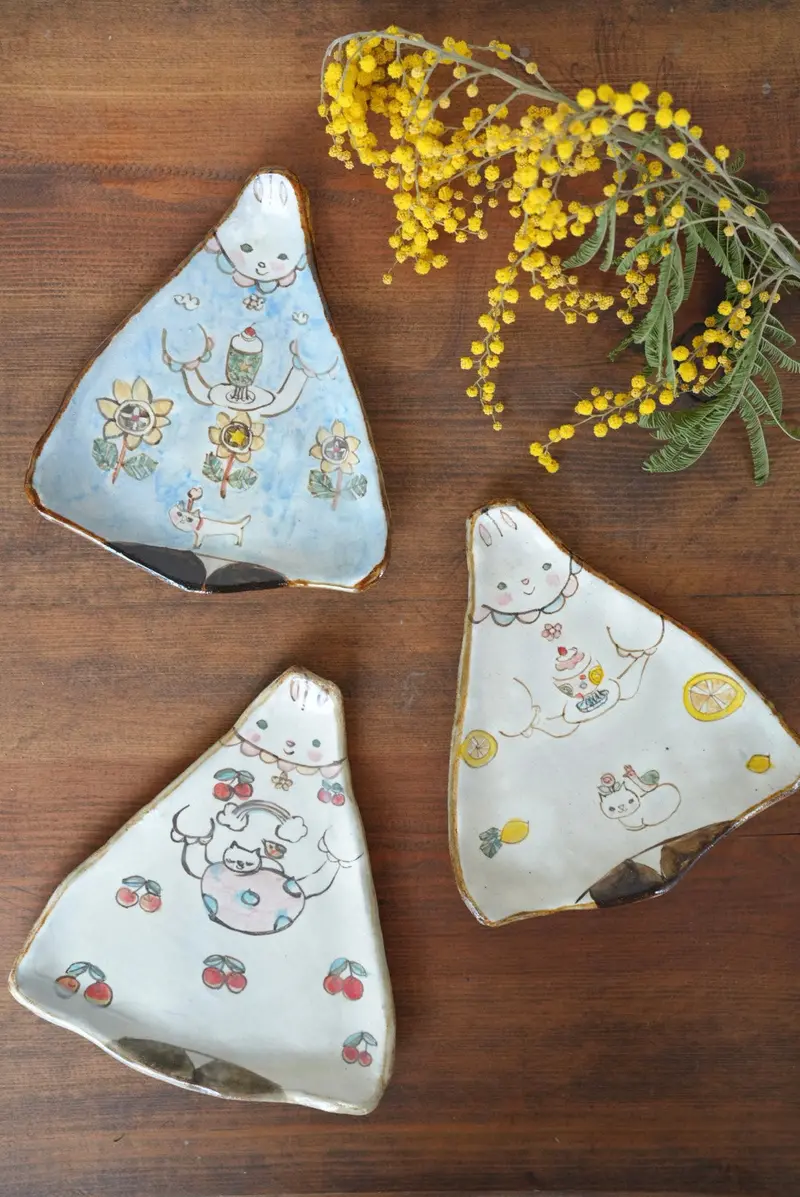 Sayo Horimizu Triangle Ceramic Plate Sh05 - Minimalist Japanese Tableware 1