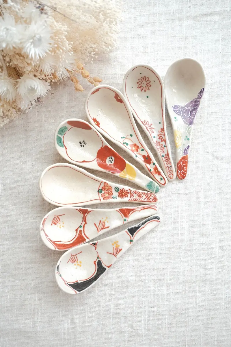 Seto Ware Ceramic Flower-Embellished Soup Spoon 1