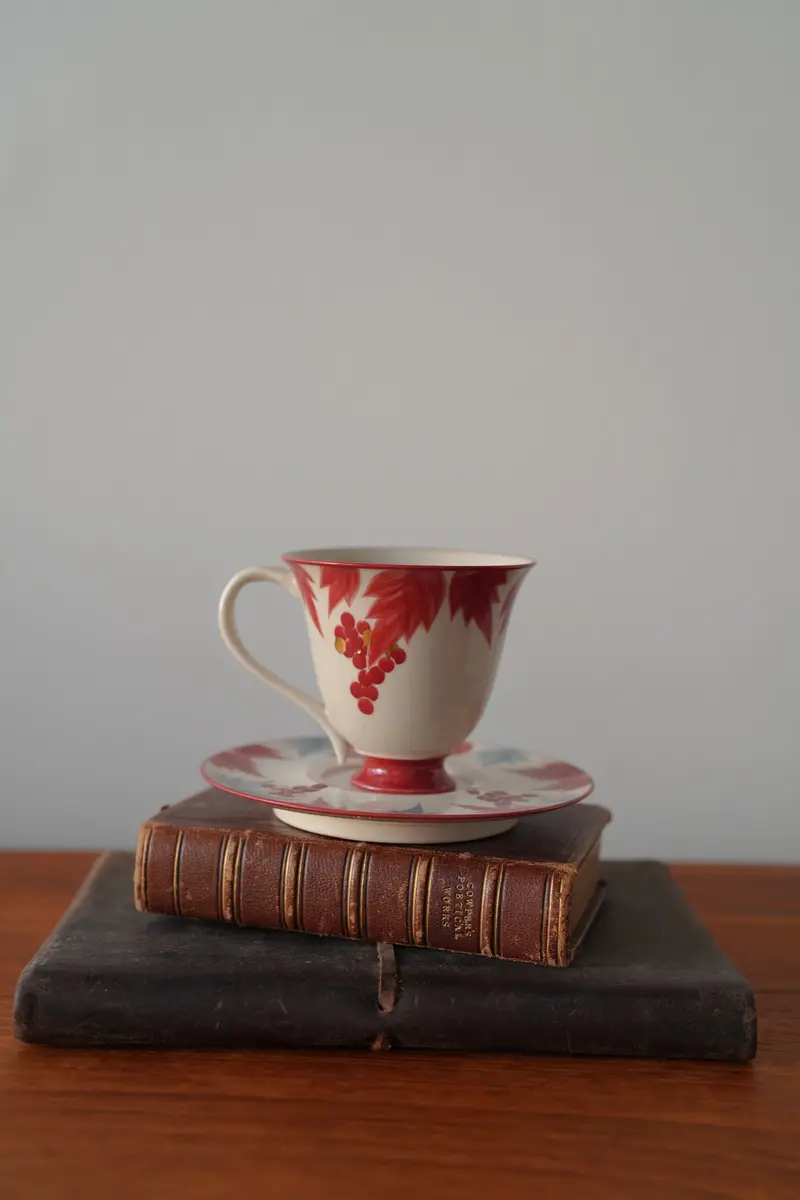 Sishuang Crimson Grape-Themed Ceramic Coffee Cup With Matching Saucer 1