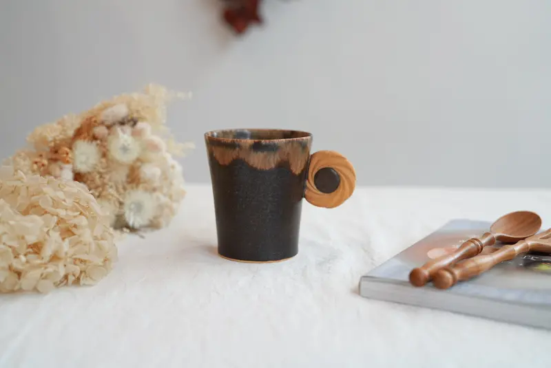 Tama10 Black & Chocolate Filling Mug – Bold Cookie-Themed Ceramic Cup Ta17 1