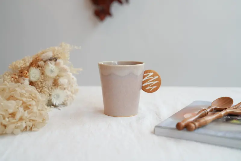 Tama10 Peach & White Chocolate Syrup Mug – Cookie-Handled Ceramic Cup Ta13 1