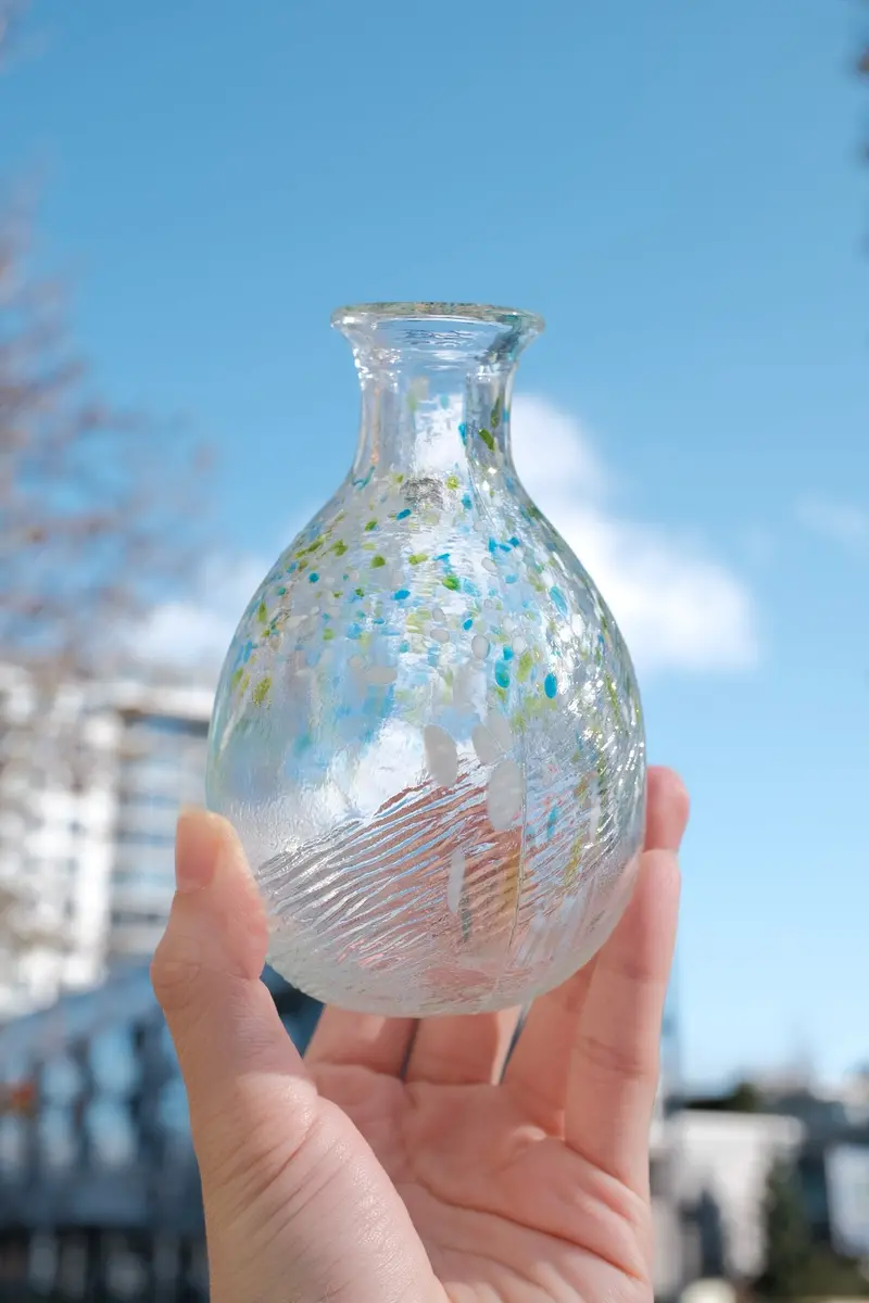 Toyo-Sasaki Handcrafted Sake Bottle – Premium Glassware 1