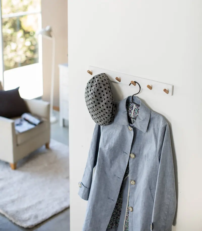 Wall-Mounted Coat Hanger – Steel Brackets With Reclaimed Wood Bar 1