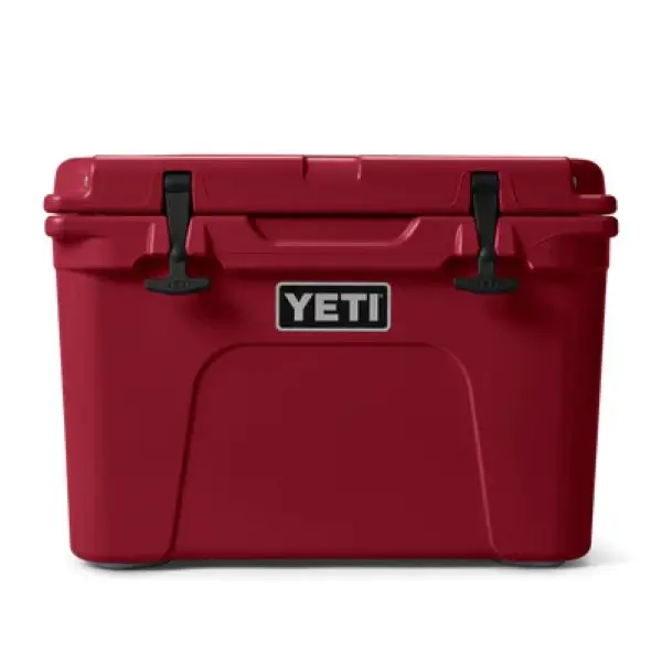 Yeti Tundra 35L Insulated Cooler – Harvester Red 1