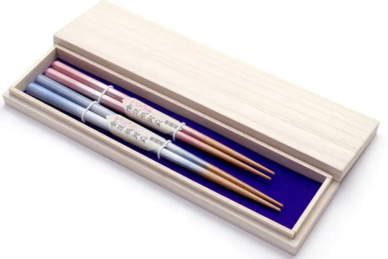 Yoshihiro Sakura Cherrywood Chopsticks – Pink & Light Blue, With Paulownia Case 1